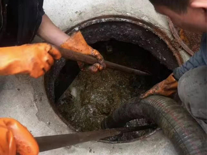 西流河镇清理化粪池时如何避免沼气的危害?